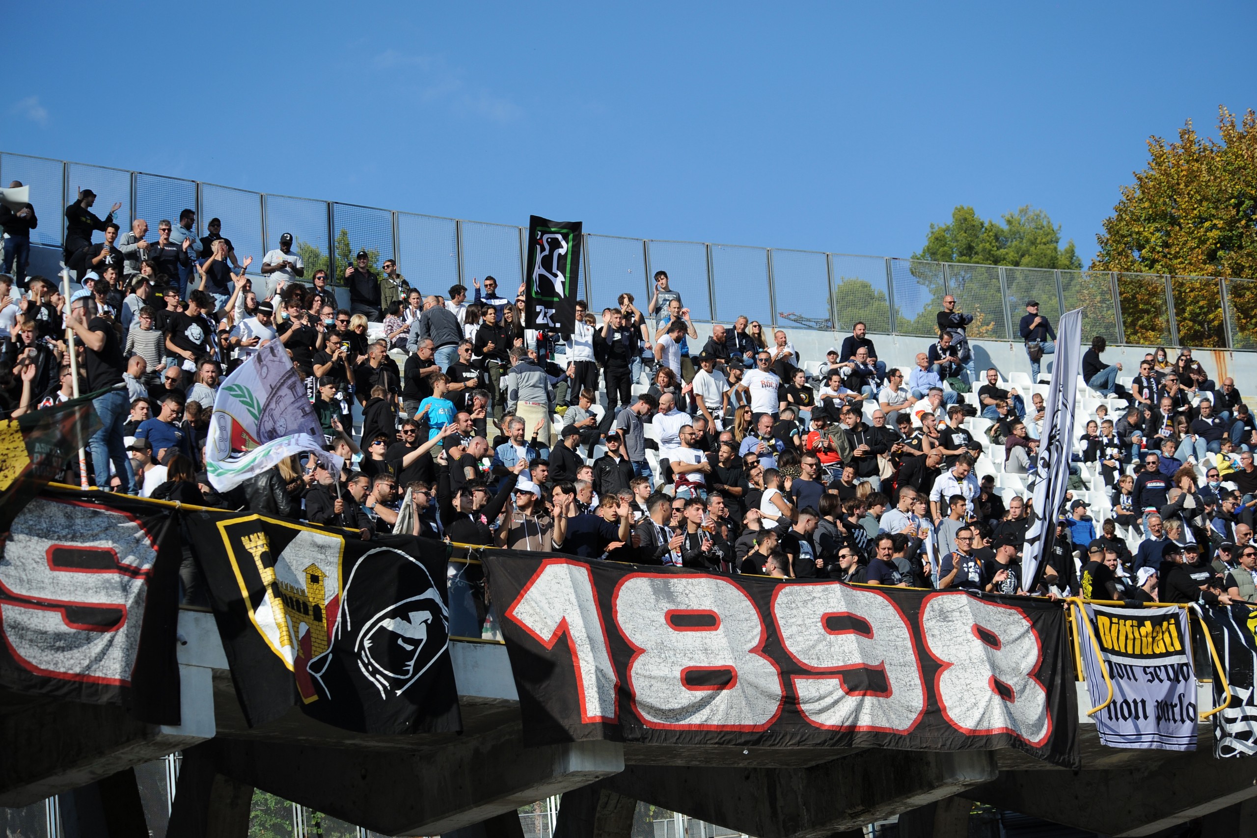 ASCOLI-SPAL: biglietti in vendita da oggi. Prezzi ribassati in Curva e alla Mazzone.