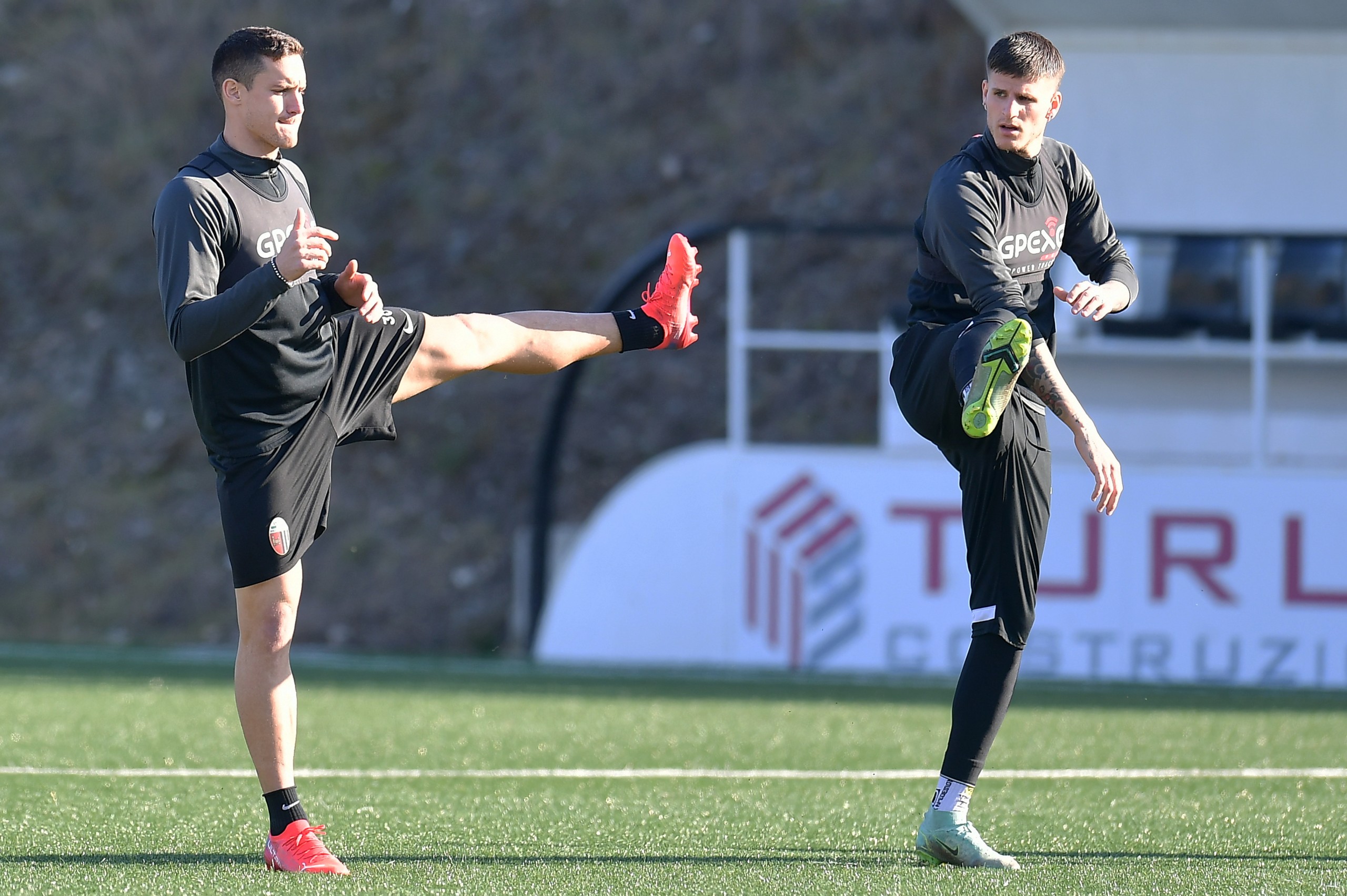 Notiziario: seduta di forza e partita.