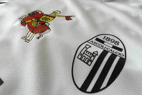 Ascoli Calcio o Quintana: scelta di cuore. Omaggio del Club agli 87 di Venezia.
