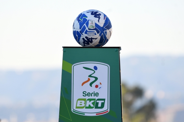 La Lega B in campo contro il razzismo.