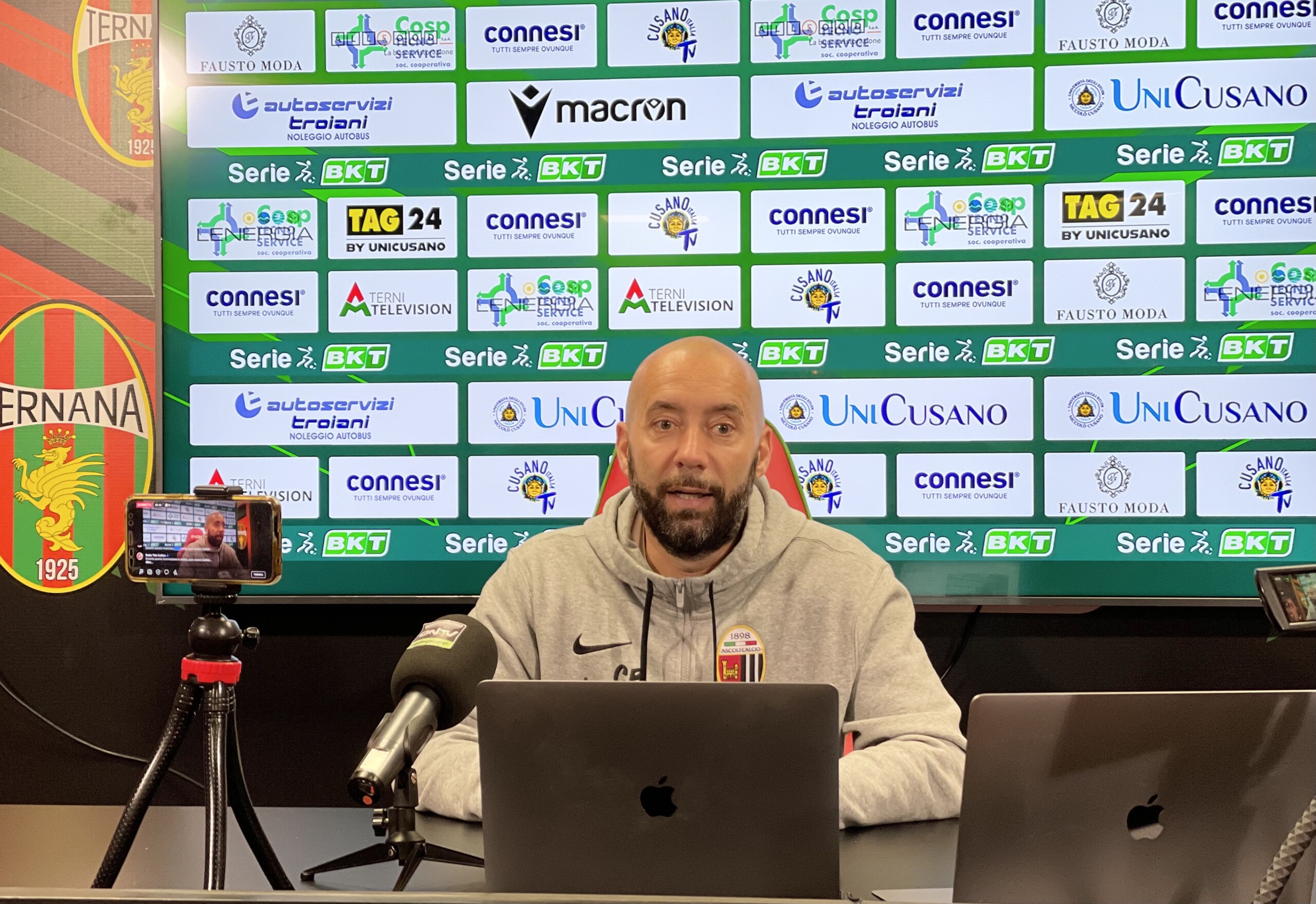 Post gara Mister Bucchi: “Nel primo tempo meglio la Ternana, nella ripresa un’altra gara”.
