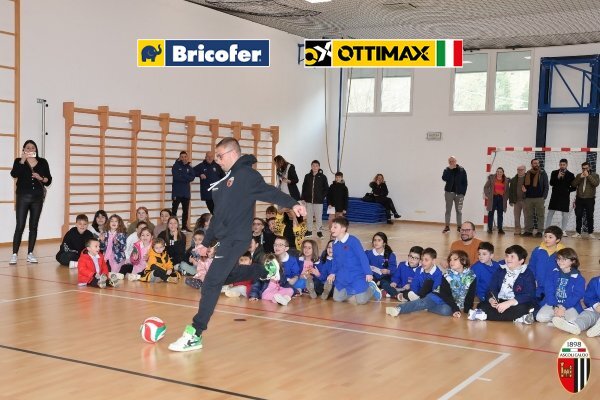 ESCLUSIVA WEB TV: la visita alla comunità di Arquata. Le voci di DG, DS, Sindaco e calciatori.