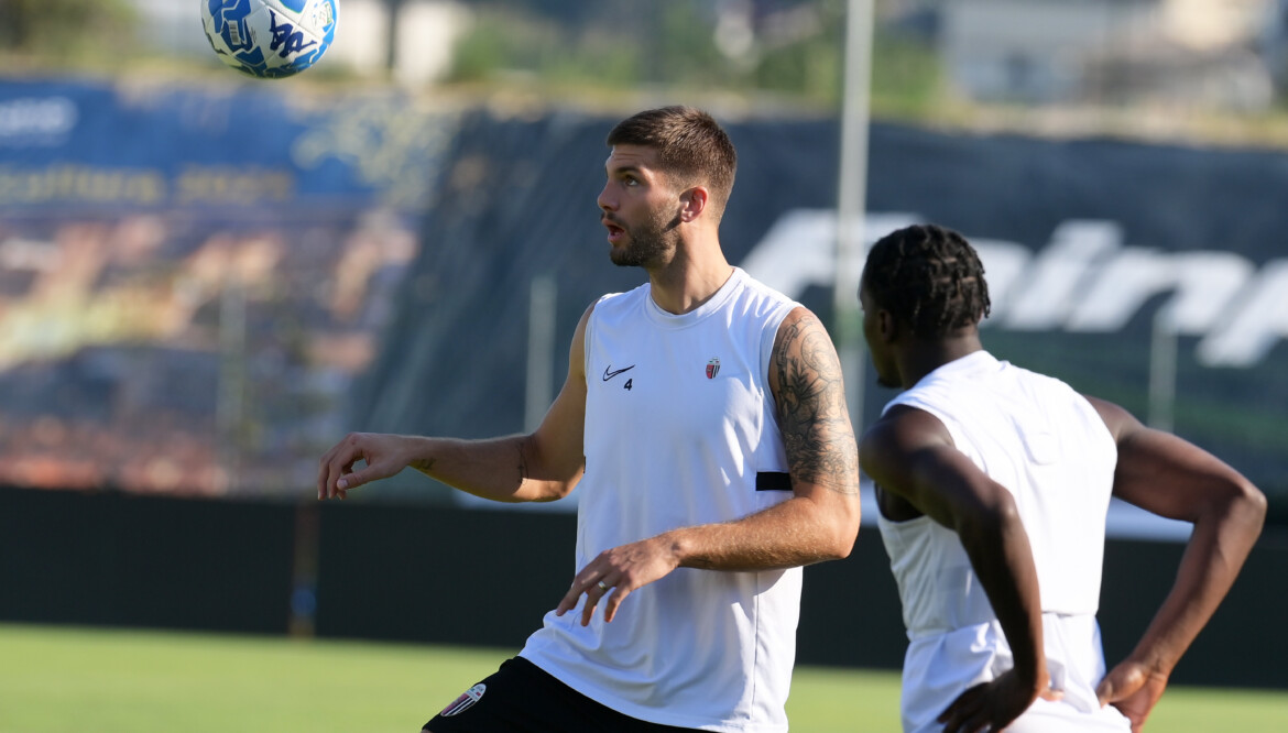 Notiziario: seduta tattica allo stadio.