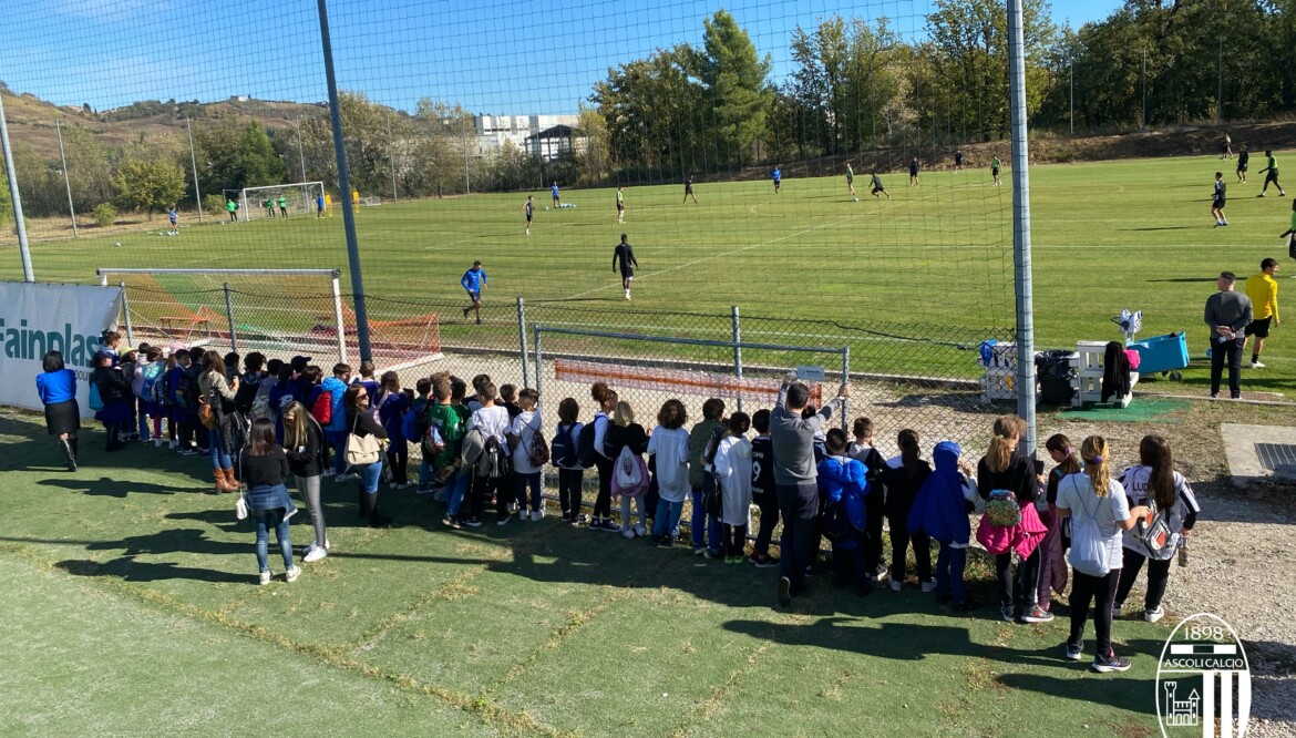 “Scuole al Picchio Village”: stamane 130 alunni in visita ai bianconeri.