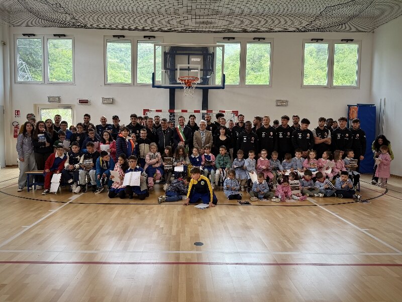 Ascoli Calcio in visita a scuola e Comune di Arquata del Tronto